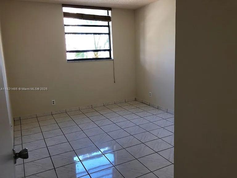 546 SW 1st St #501, Miami, Florida image 8