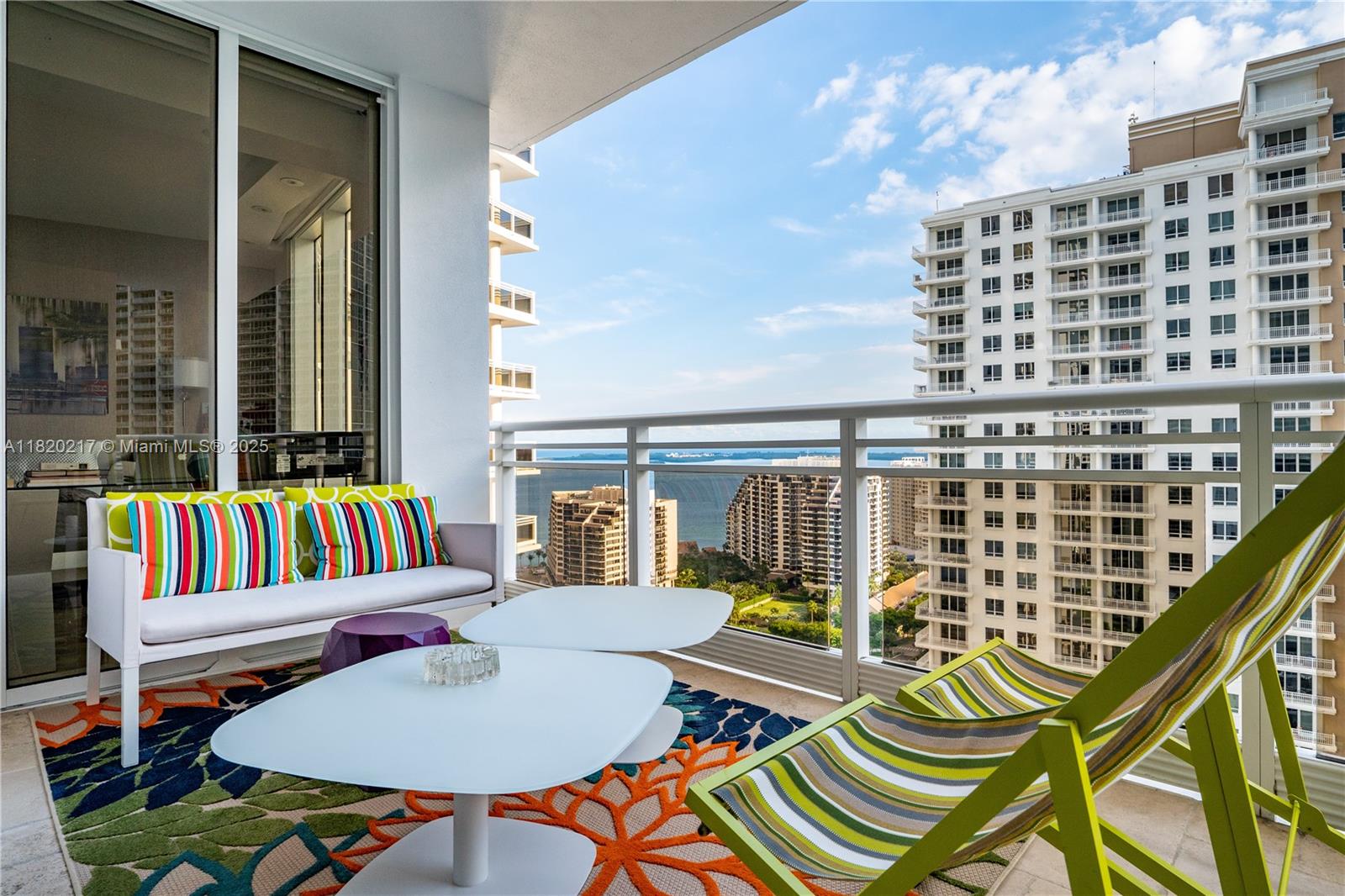 Unique, completely remodeled one bedroom apartment in the prestigious Carbonell Building.  The layout is unique and different from all the units, as it's been completely improved by its talented owner and designer.  Indirect lighting, open kitchen, lots of storage and big walking closet.  Located in Brickell Key, a gem minutes away from shops and restaurants.