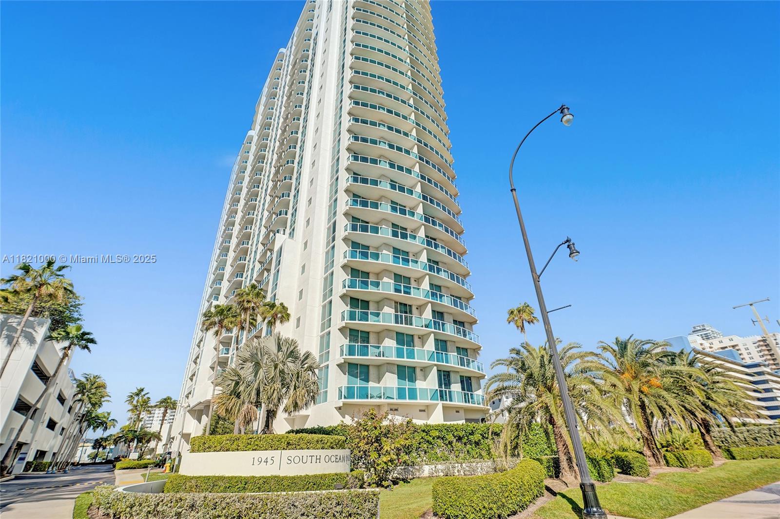 1945 S Ocean Dr #1114, Hallandale Beach, Florida image 28