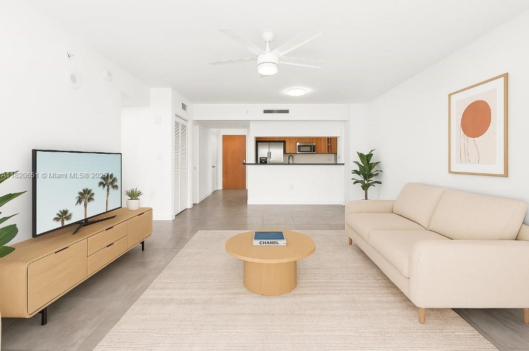 31 SE 5th St #707, Miami, Florida image 2
