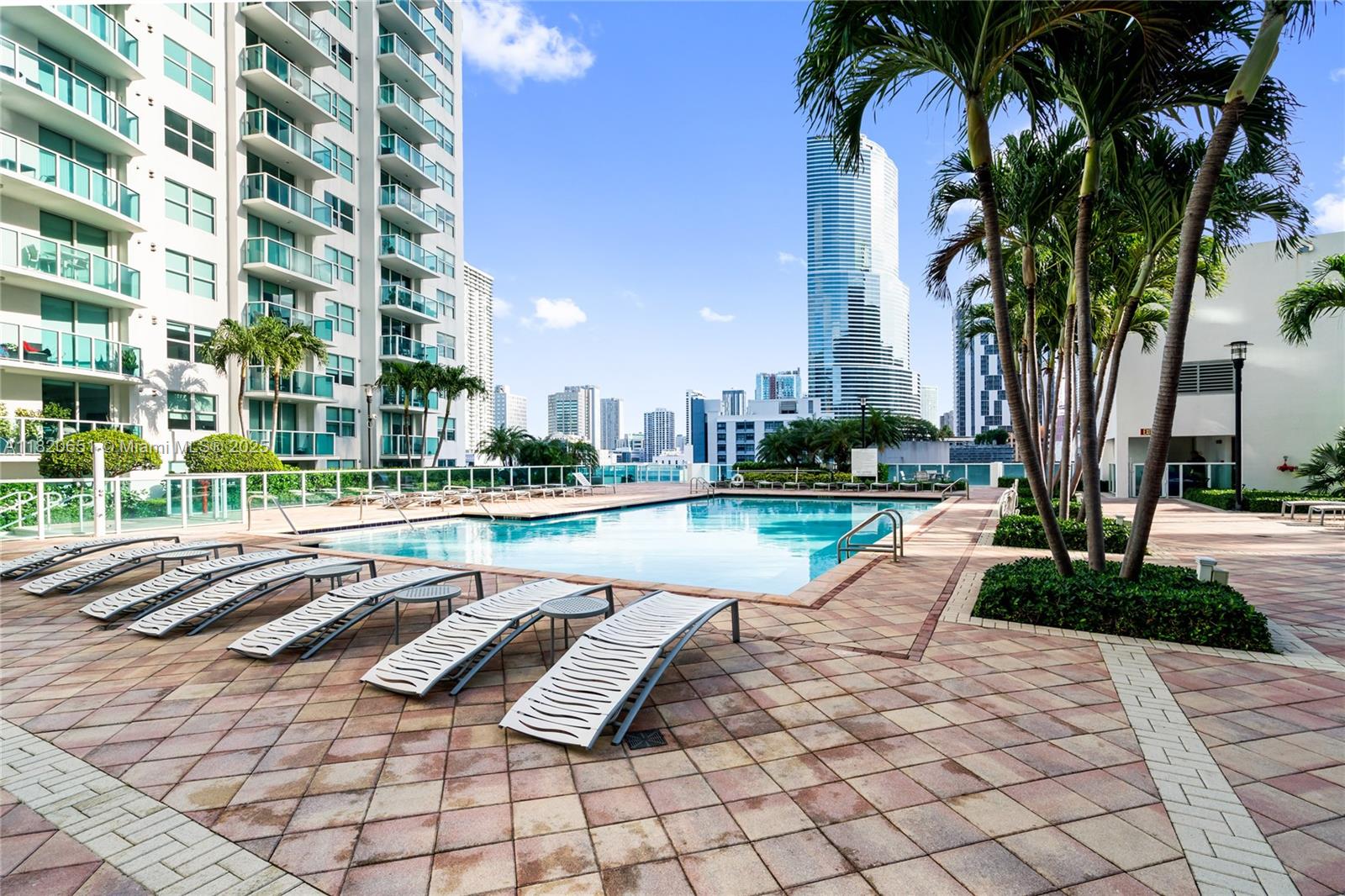 31 SE 5th St #707, Miami, Florida image 20