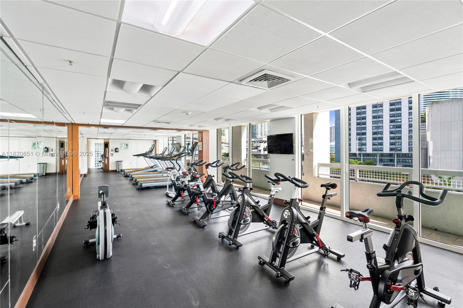 31 SE 5th St #707, Miami, Florida image 23