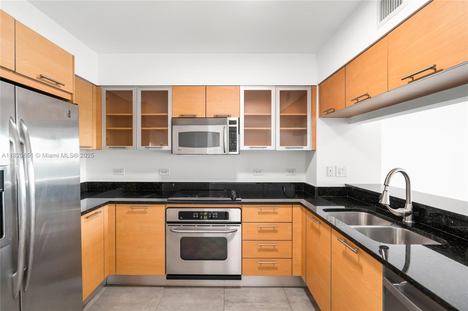 31 SE 5th St #707, Miami, Florida image 3