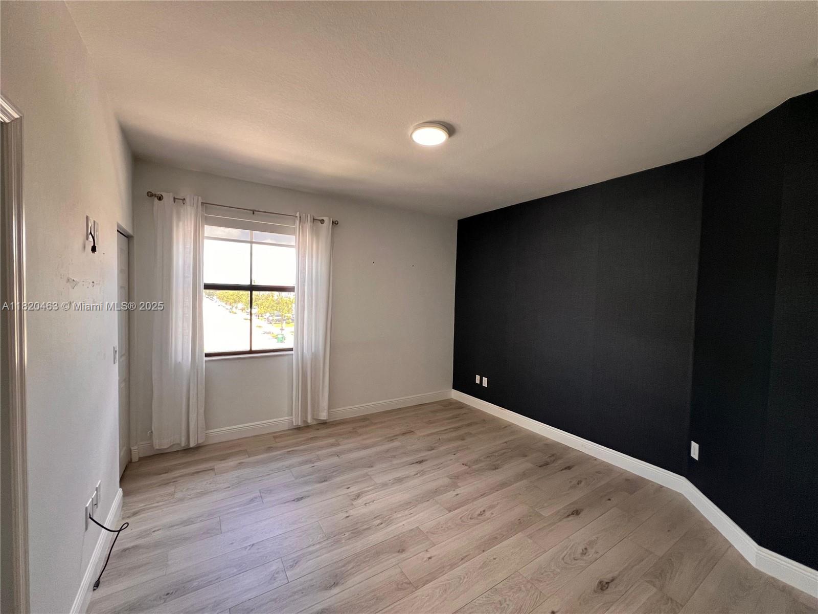 8744 NW 99th Path, Doral, Florida image 16