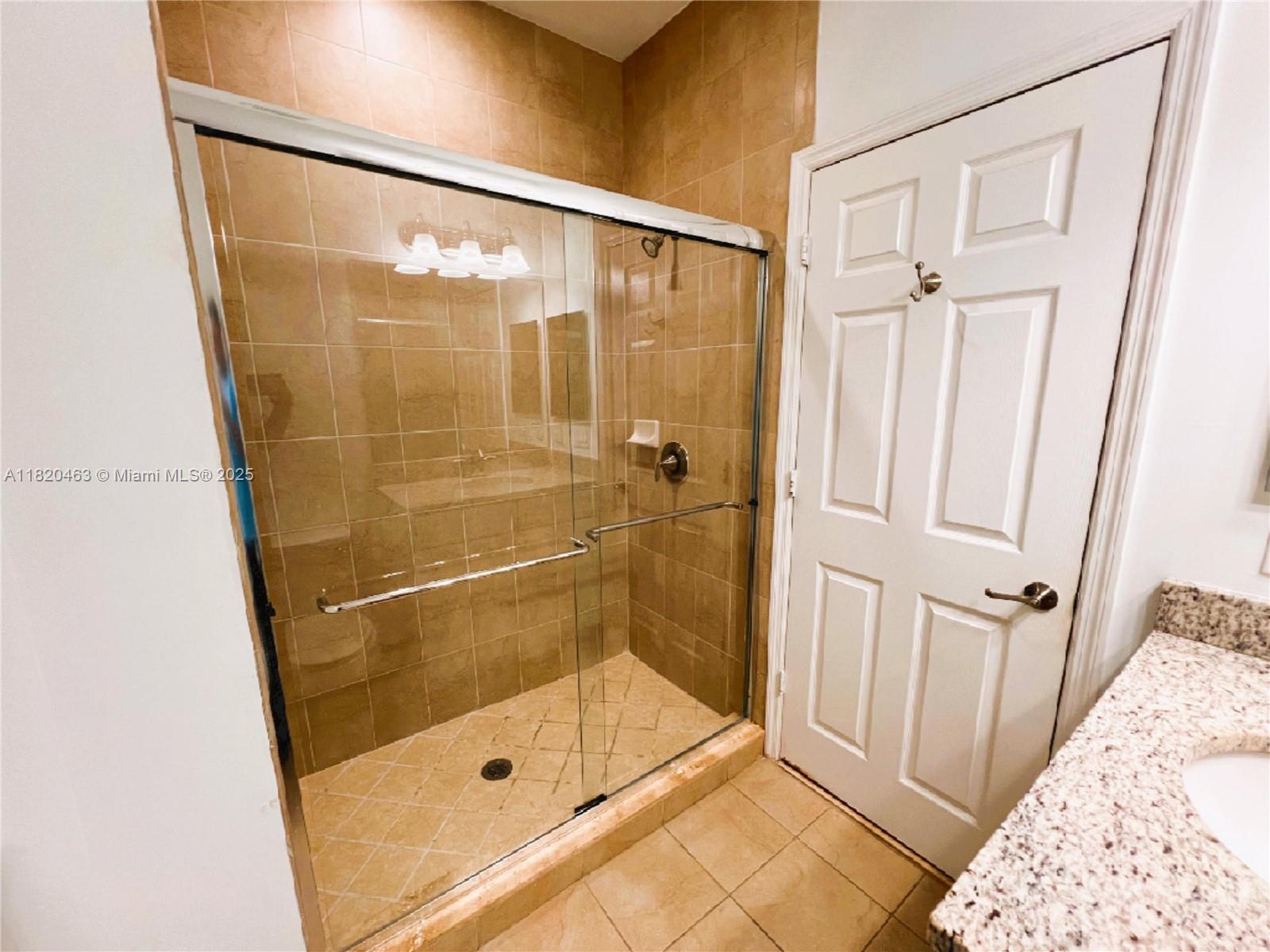 8744 NW 99th Path, Doral, Florida image 19