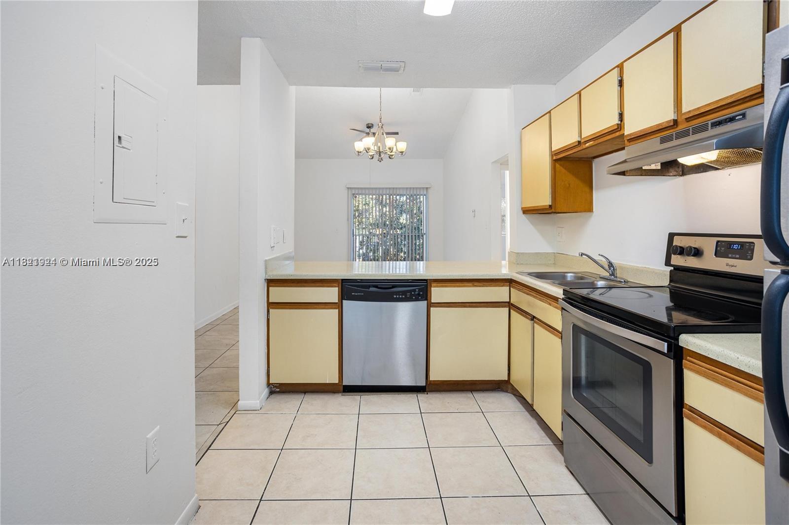 2203 SW 80th Ter #2203, Miramar, Florida image 5