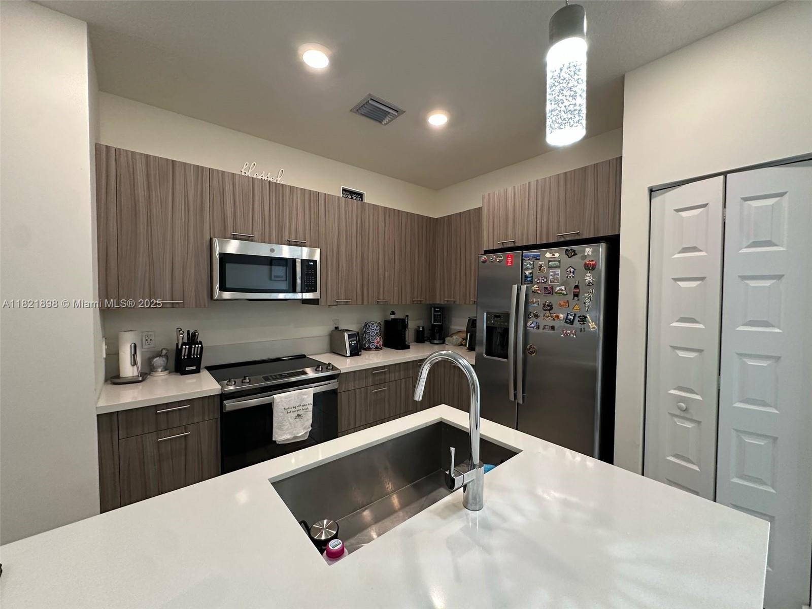 8301 NW 41st St #B-204, Doral, Florida image 4