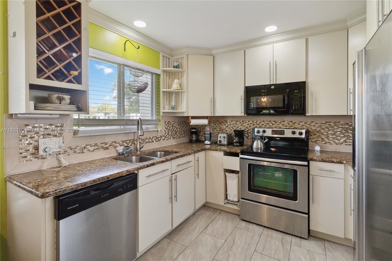 2524 A Albion Ave, Orlando, Florida image 13