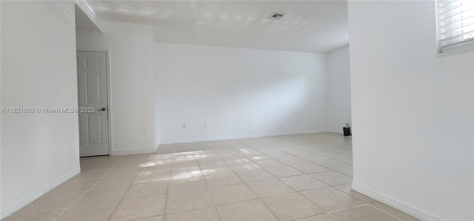 975 NE 42nd Pl, Homestead, Florida image 2