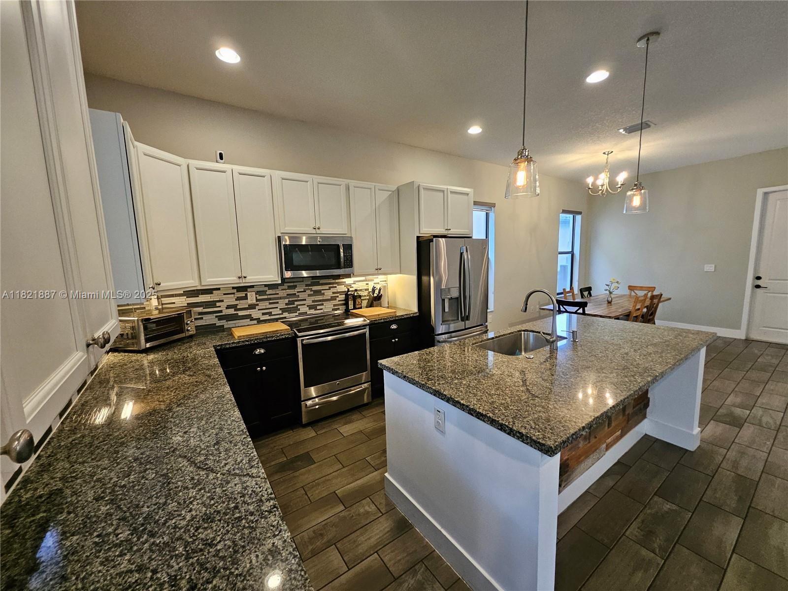 3238 W 96th Pl, Hialeah, Florida image 13