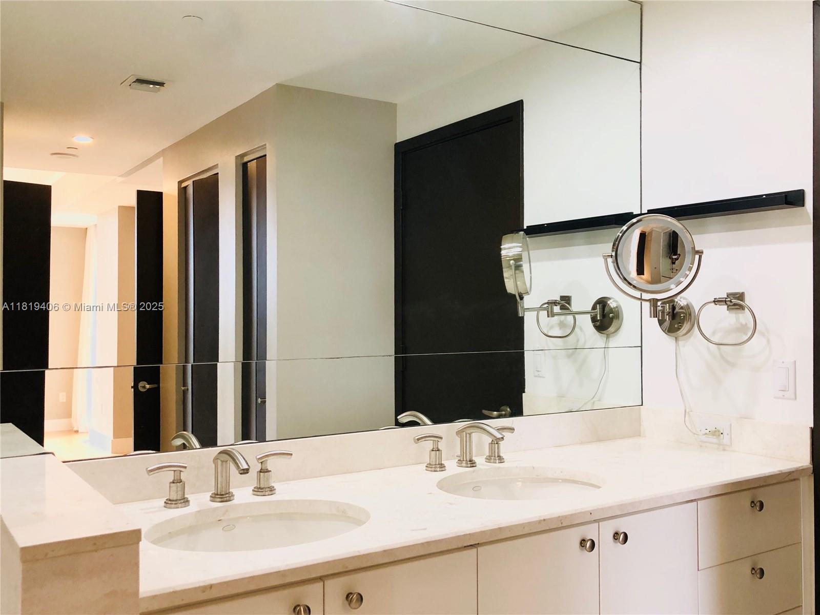 901 BRICKELL KEY BL #205, Miami FL 33131
