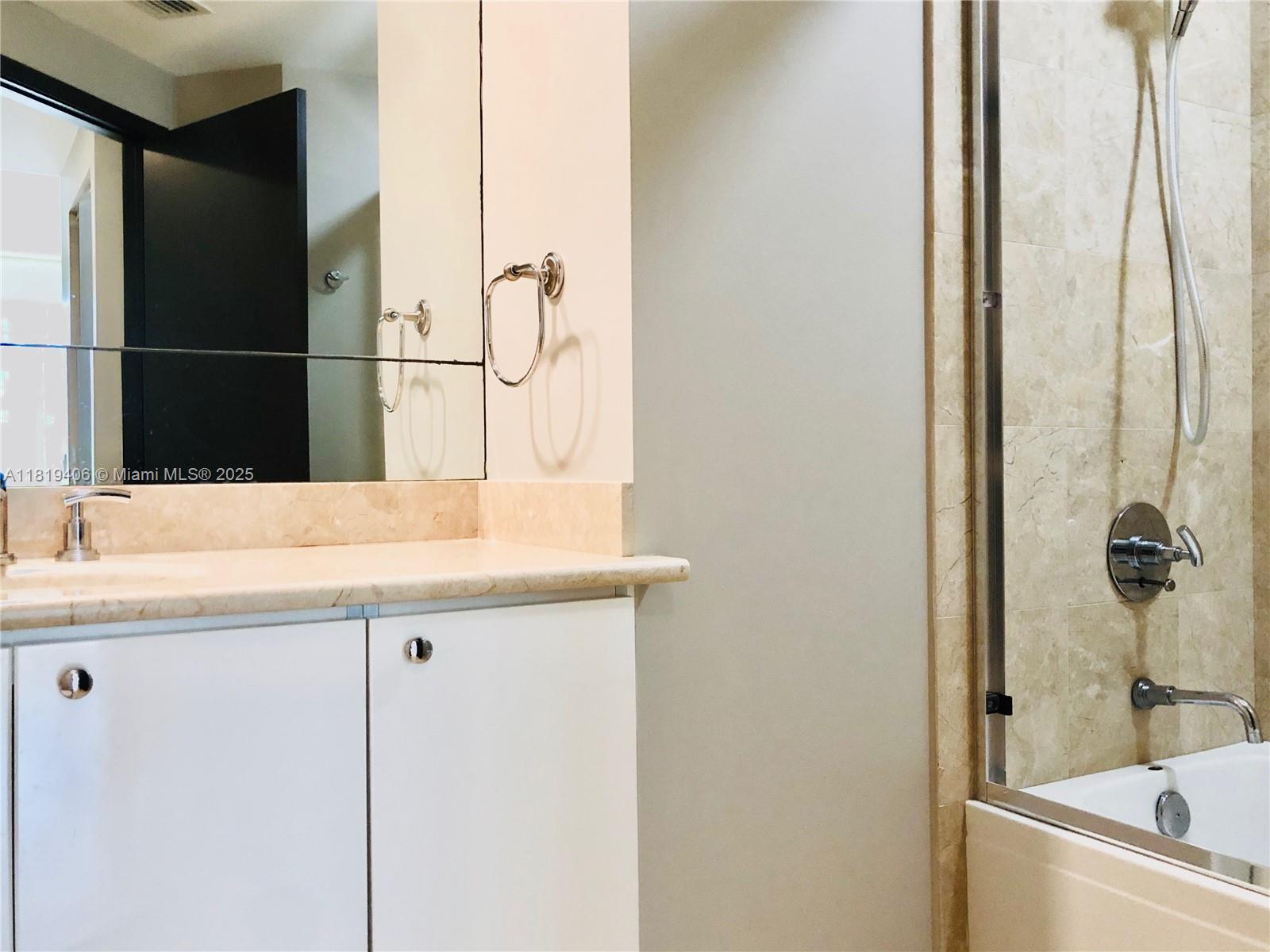 901 BRICKELL KEY BL #205, Miami FL 33131