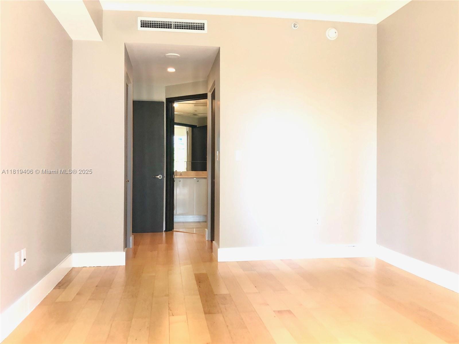 901 BRICKELL KEY BL #205, Miami FL 33131