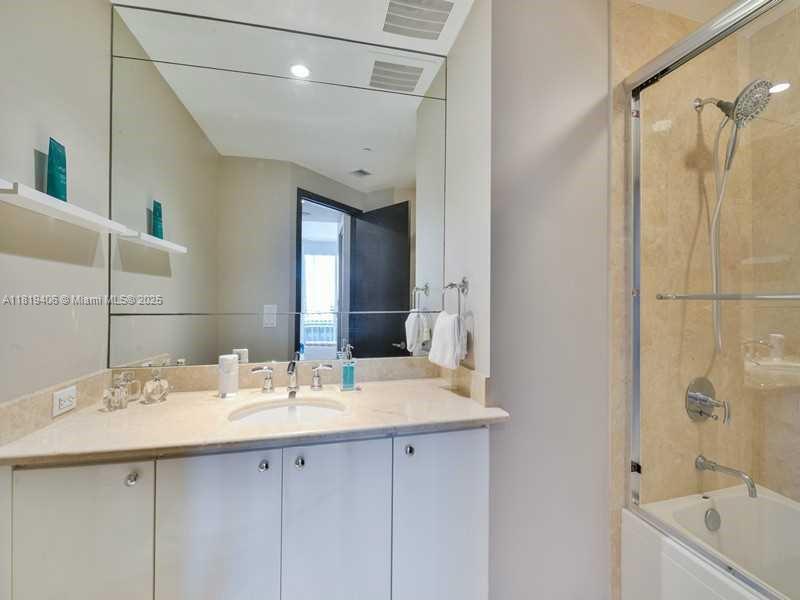 901 BRICKELL KEY BL #205, Miami FL 33131