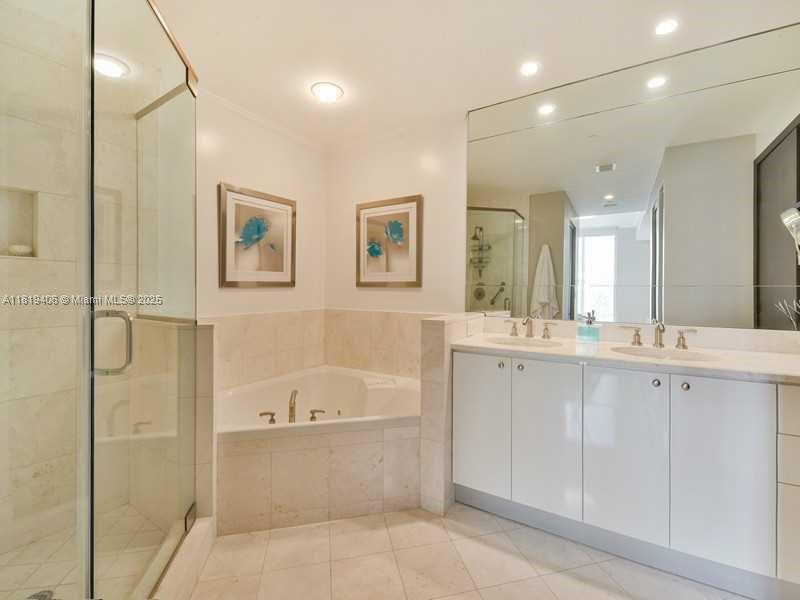 901 BRICKELL KEY BL #205, Miami FL 33131