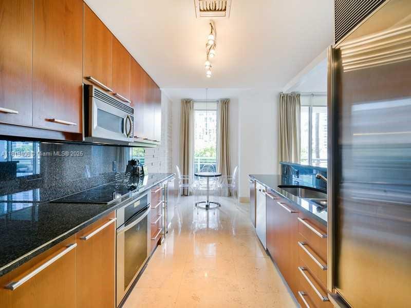 901 BRICKELL KEY BL #205, Miami FL 33131