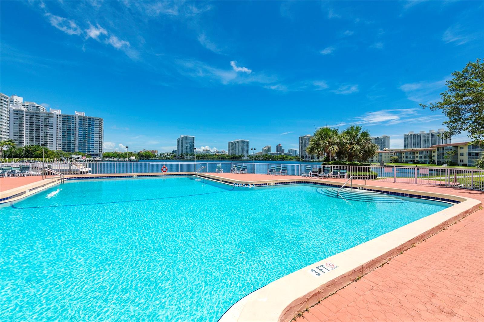 2930 Point East Dr #E106, Aventura, Florida image 19