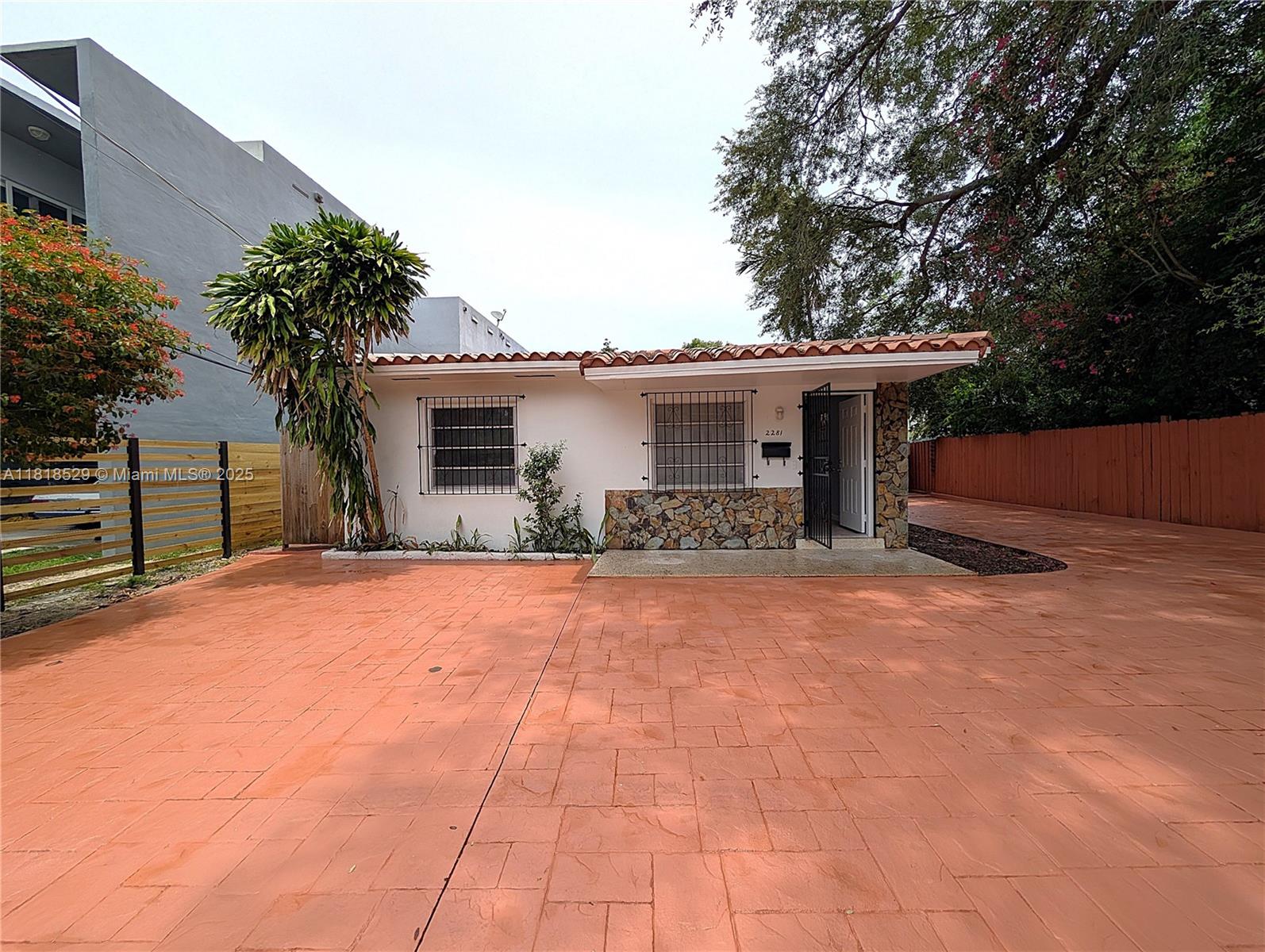 Property photo # 0