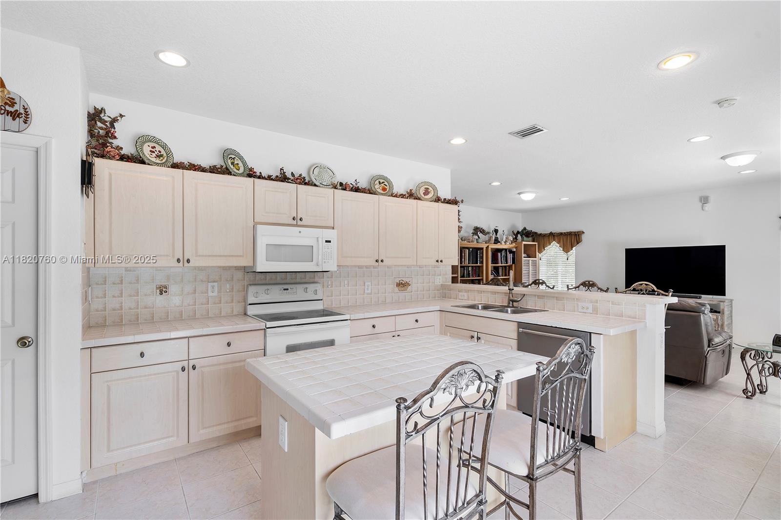 16132 SW 147th Ln, Miami, Florida image 21