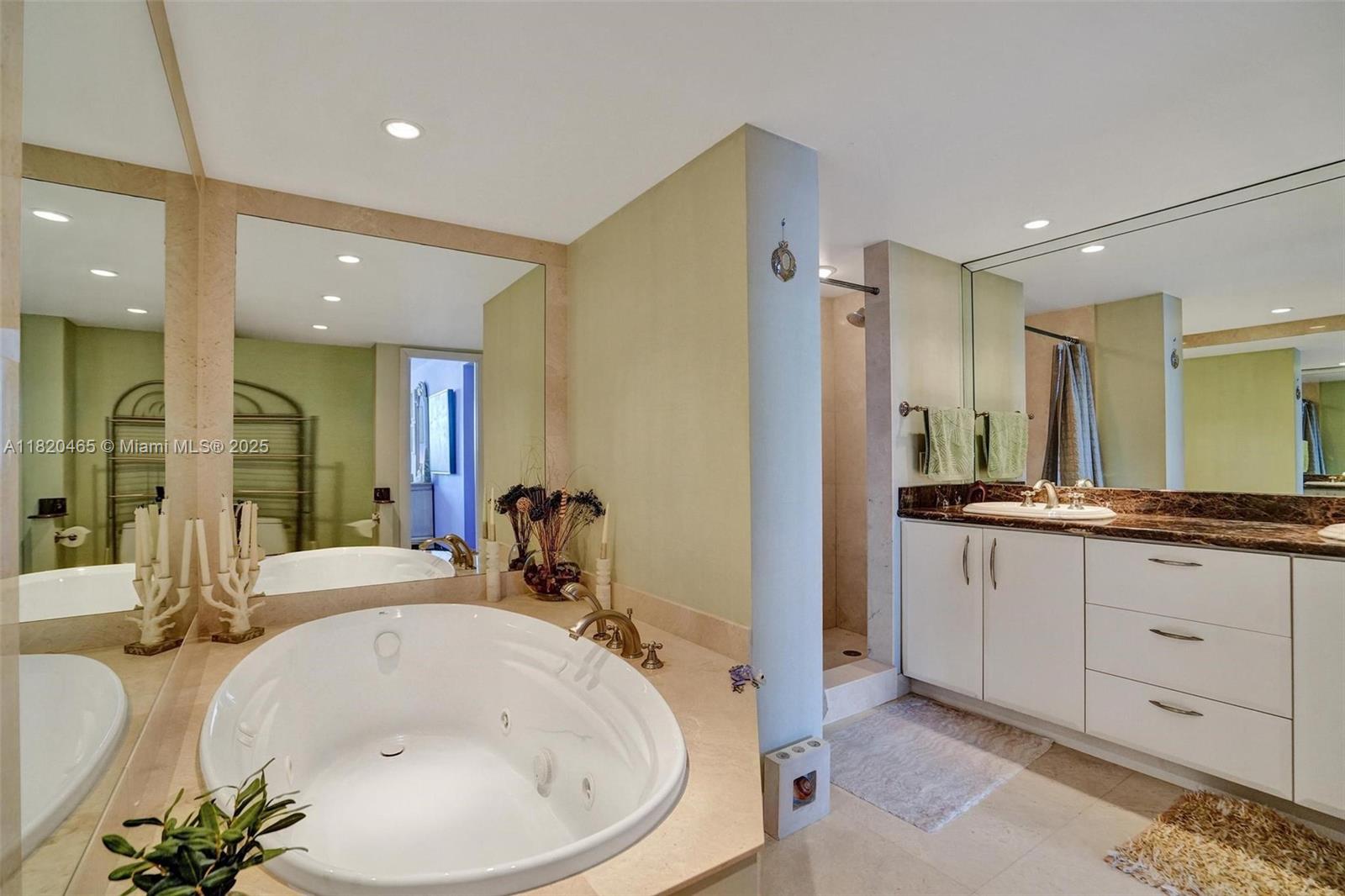 1833 S Ocean Dr #1402, Hallandale Beach, Florida image 25