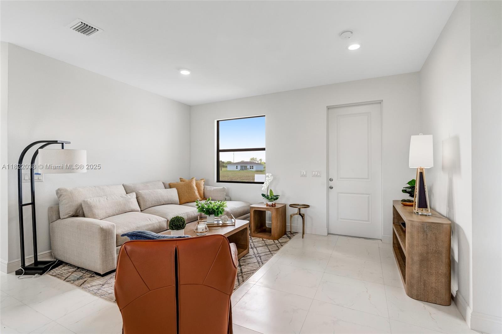 9017 Meadow Cir, La Belle, Florida image 2