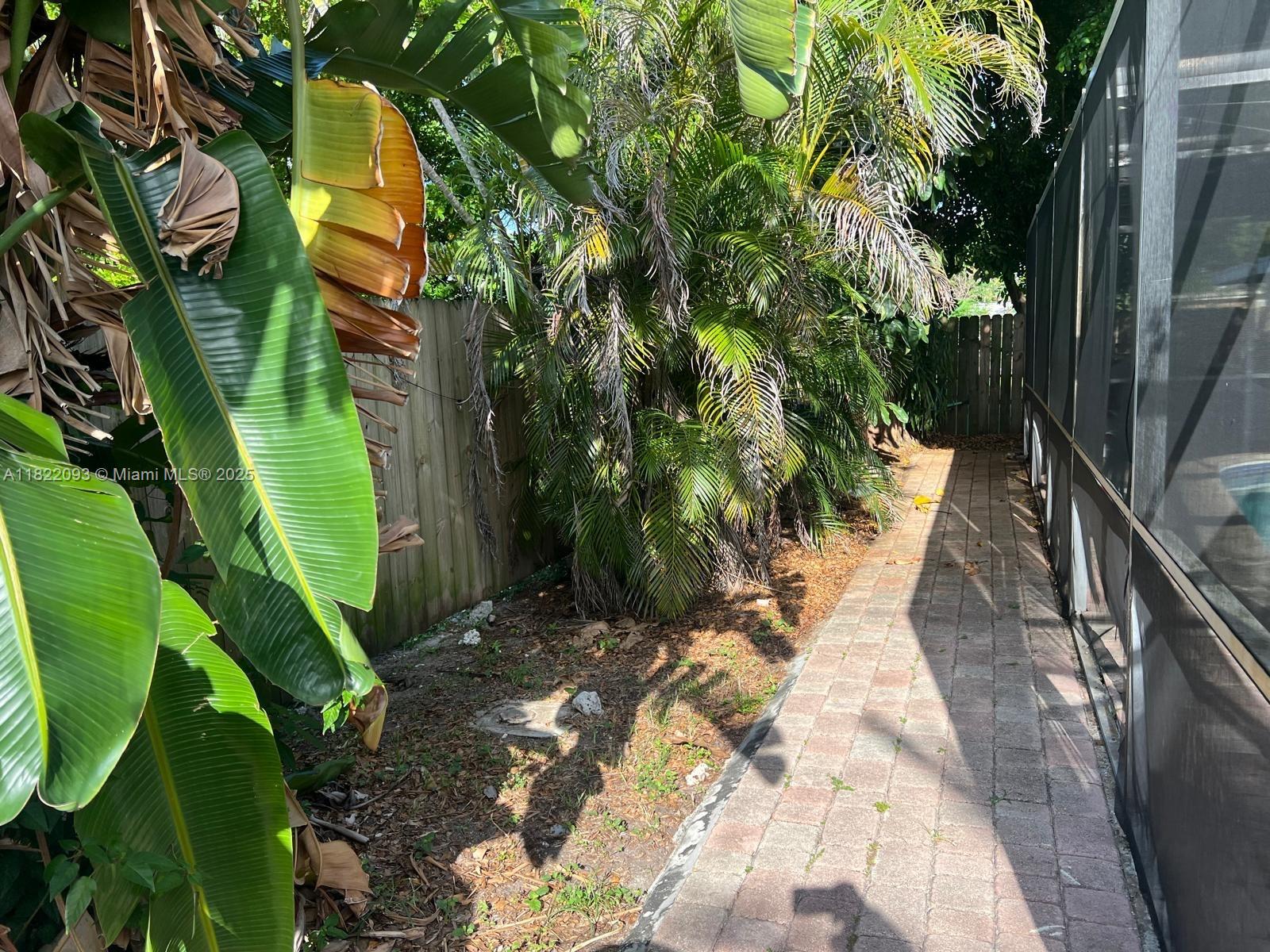 7110 SW 11th St, Pembroke Pines, Florida image 38