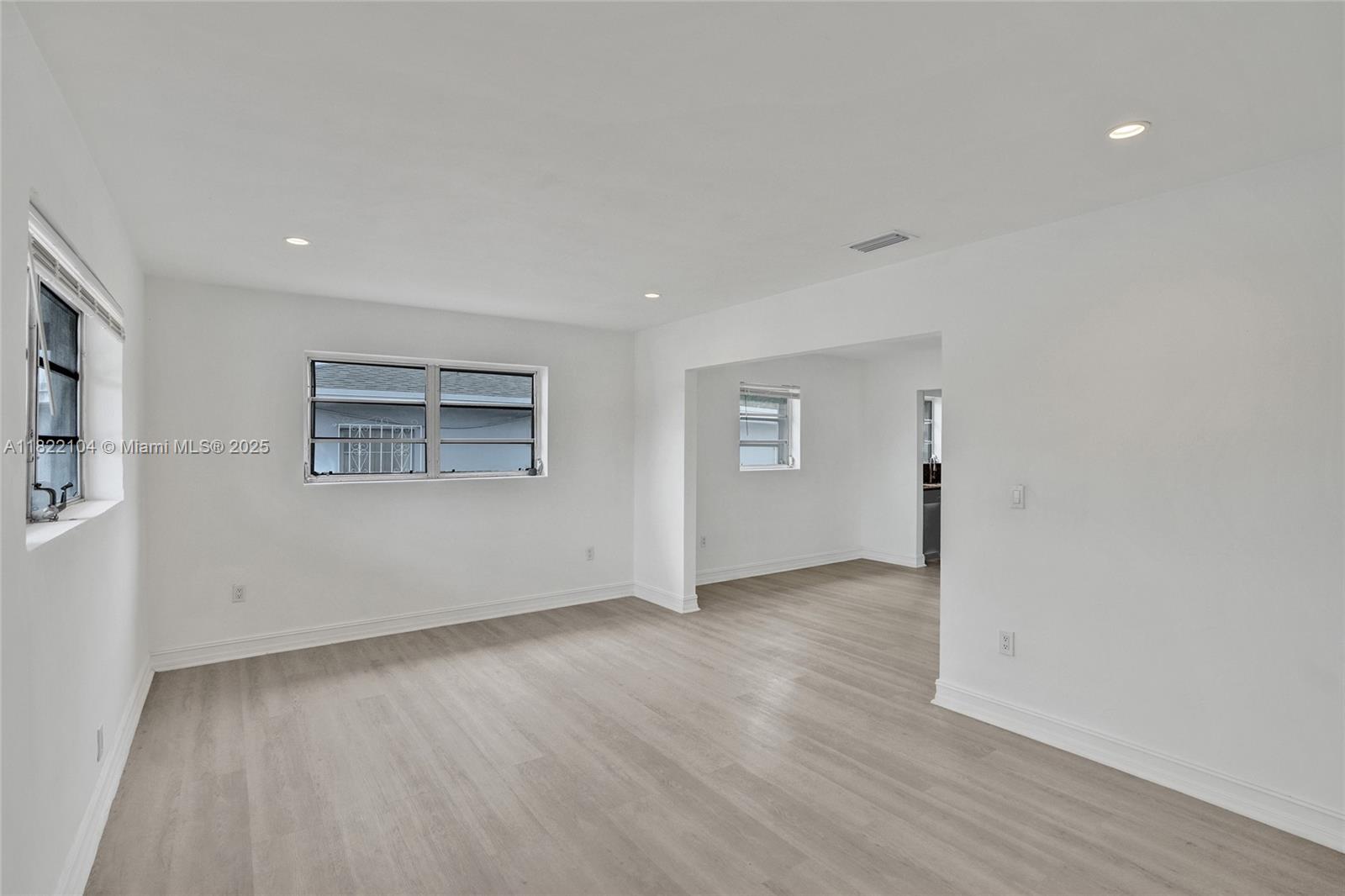539 E 30th St, Hialeah, Florida image 4