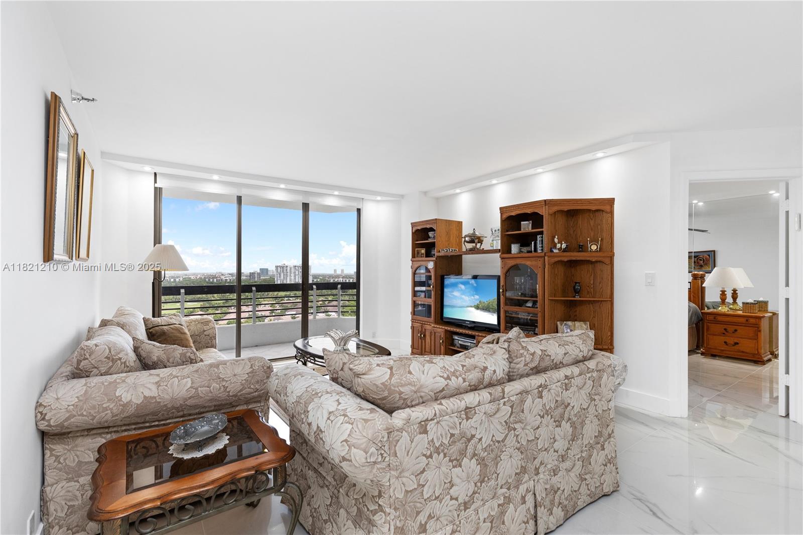 3530 Mystic Pointe Dr #2108, Aventura, Florida image 5