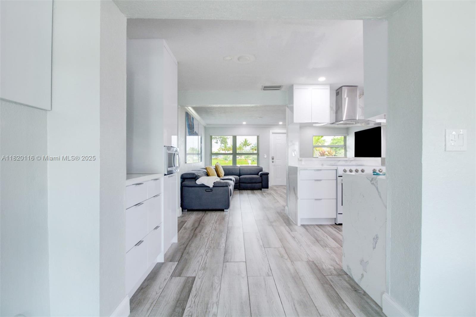 5936 N Farragut Dr, Hollywood, Florida image 10