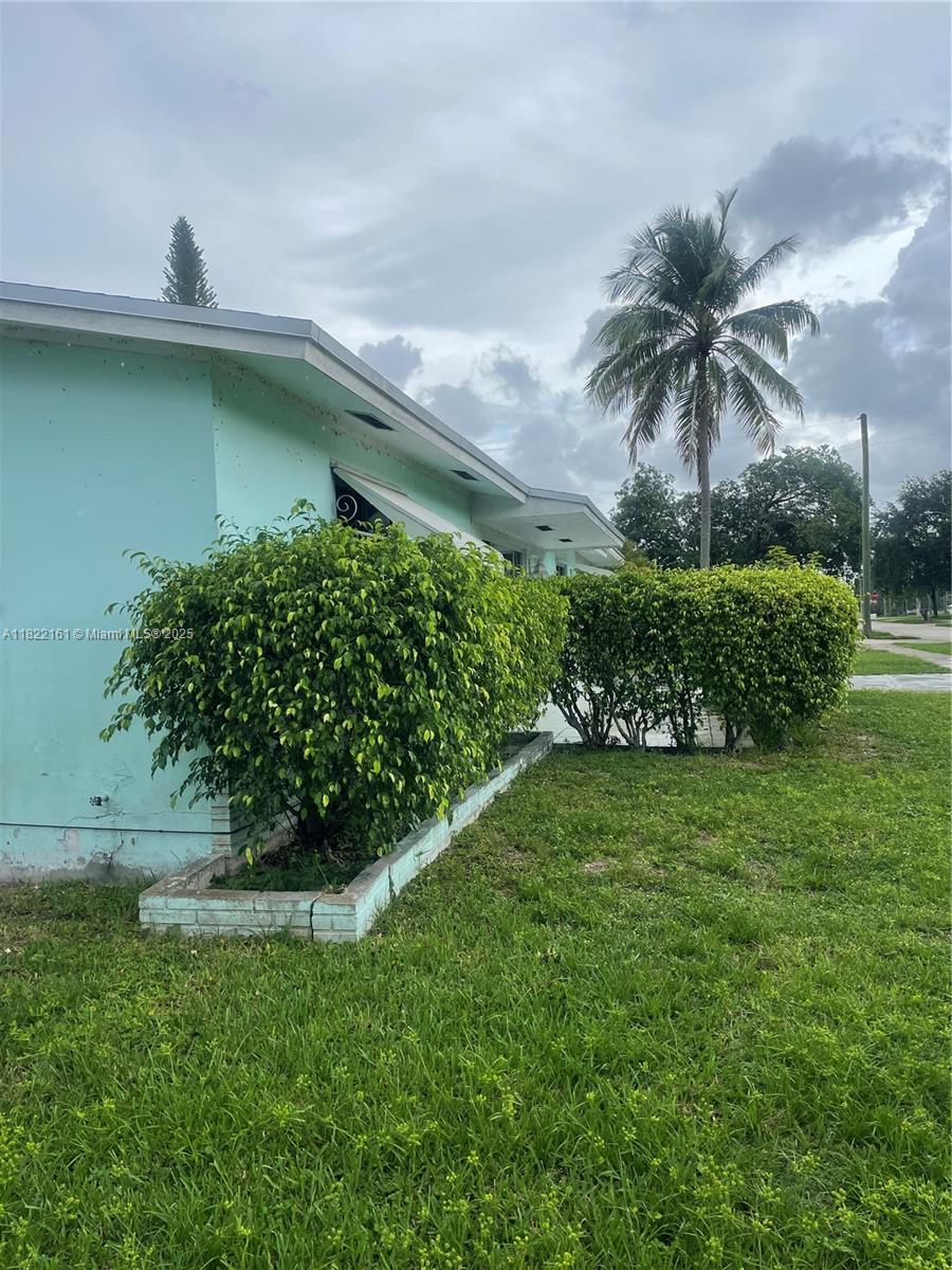 1841 SW 42nd Ter, Fort Lauderdale, Florida image 4