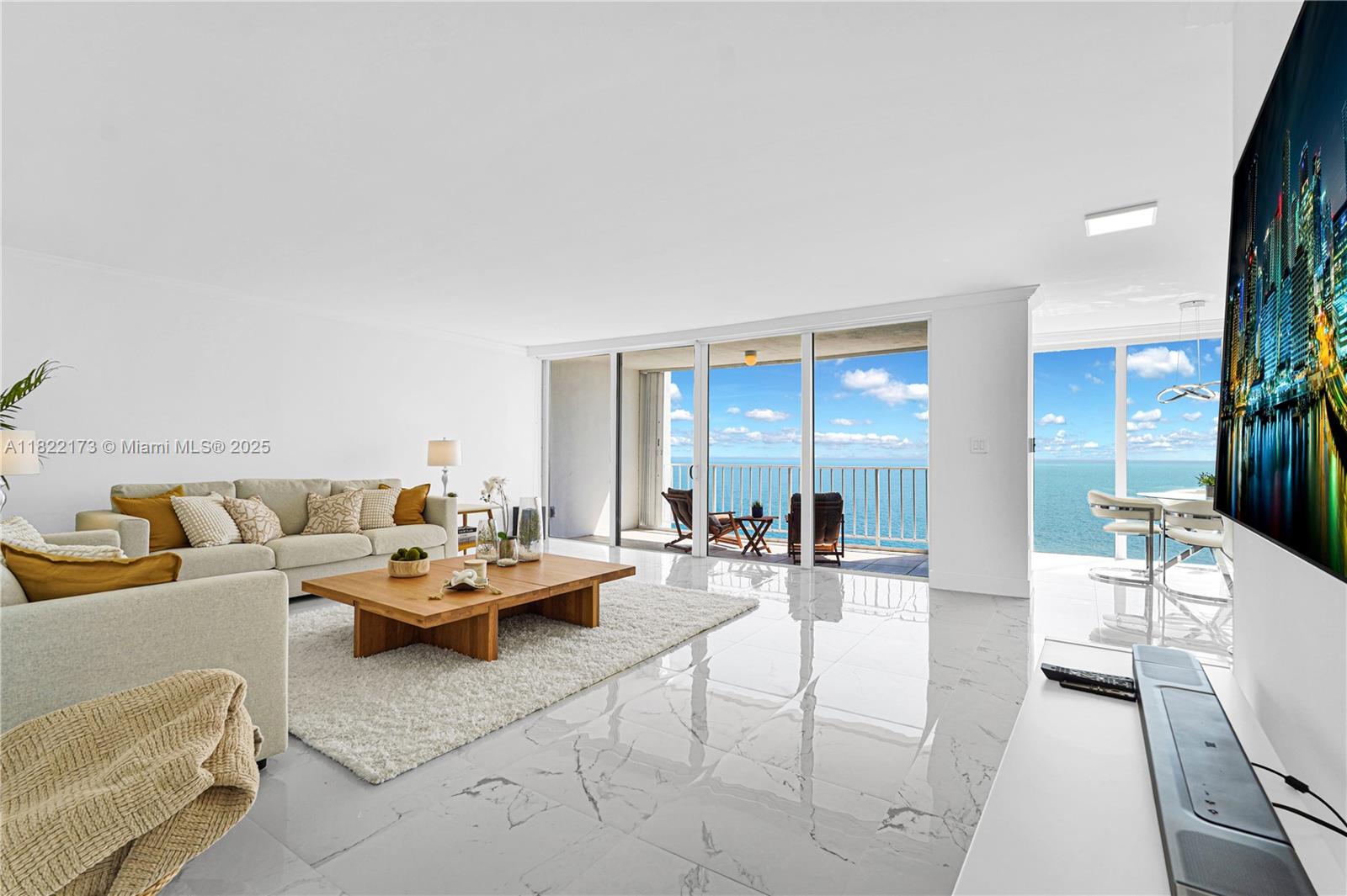 881 OCEAN DR #21D, Key Biscayne FL 33149