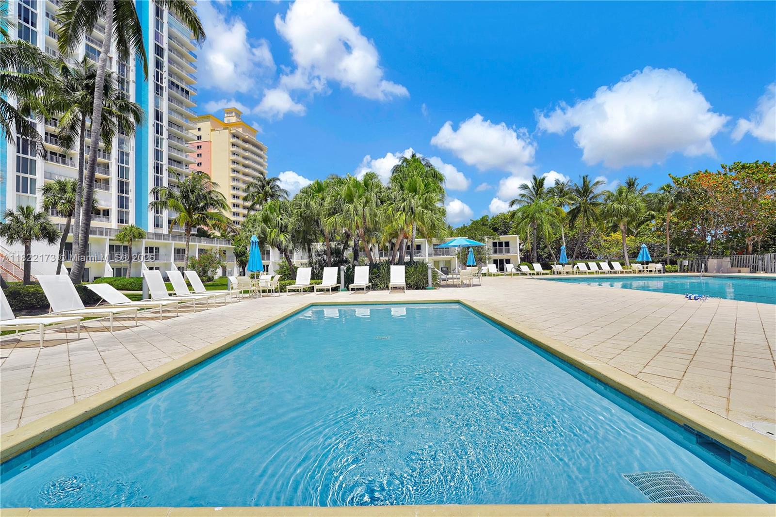 881 OCEAN DR #21D, Key Biscayne FL 33149