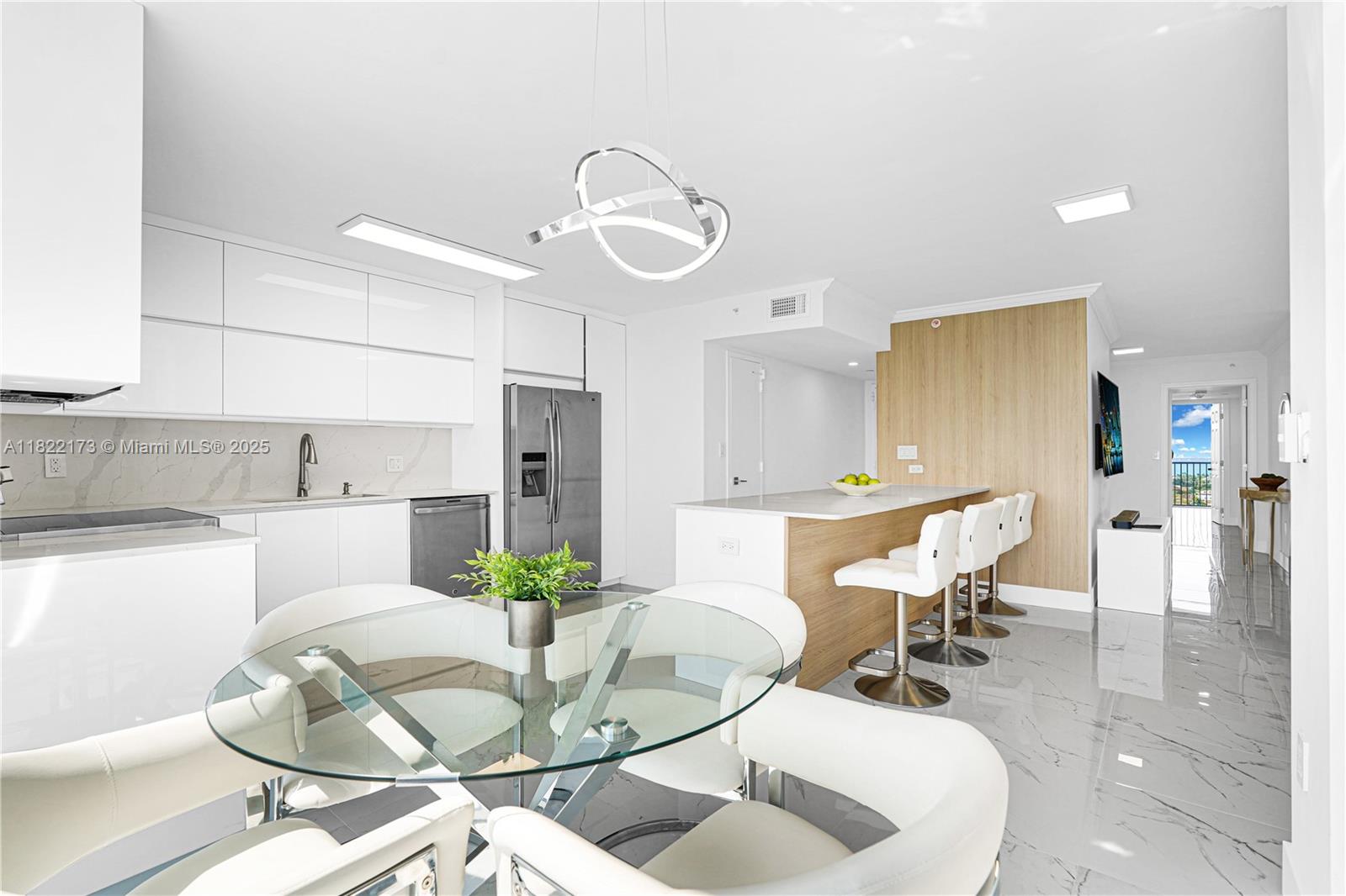 881 OCEAN DR #21D, Key Biscayne FL 33149