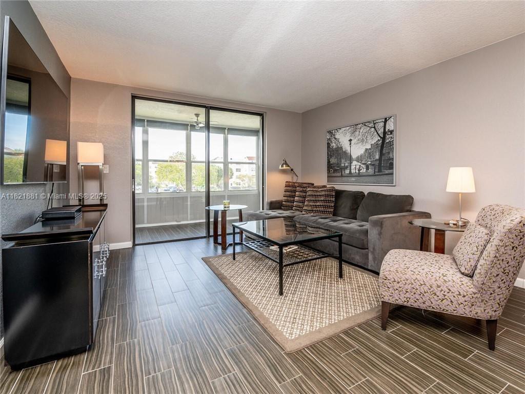 2860 Somerset Dr #210K, Lauderdale Lakes, Florida image 2