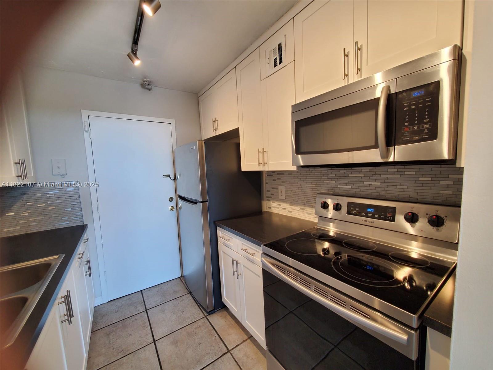 Residential, North Miami, Florida image 10