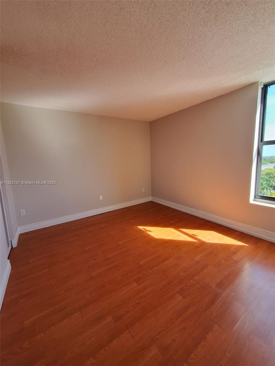 Residential, North Miami, Florida image 30
