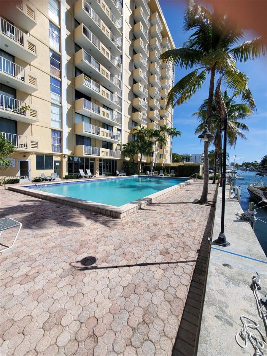 Residential, North Miami, Florida image 39