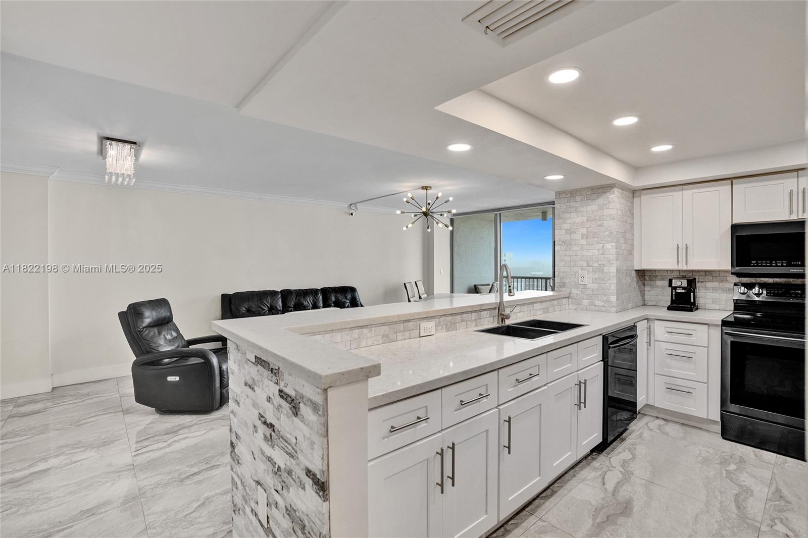 2655 Collins Ave #1407, Miami Beach, Florida image 22