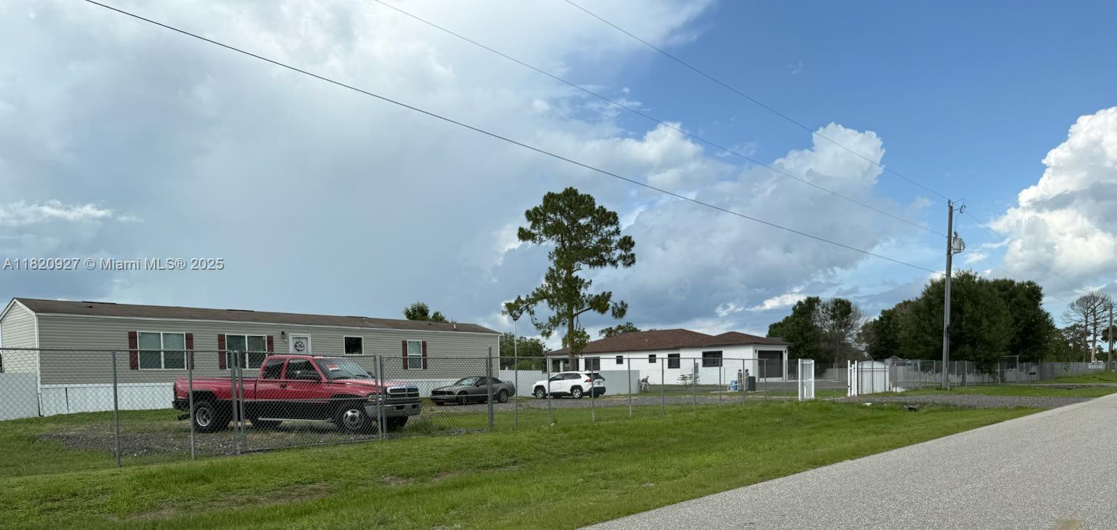 681 Hunting Club Avenue, Clewiston, Florida image 3