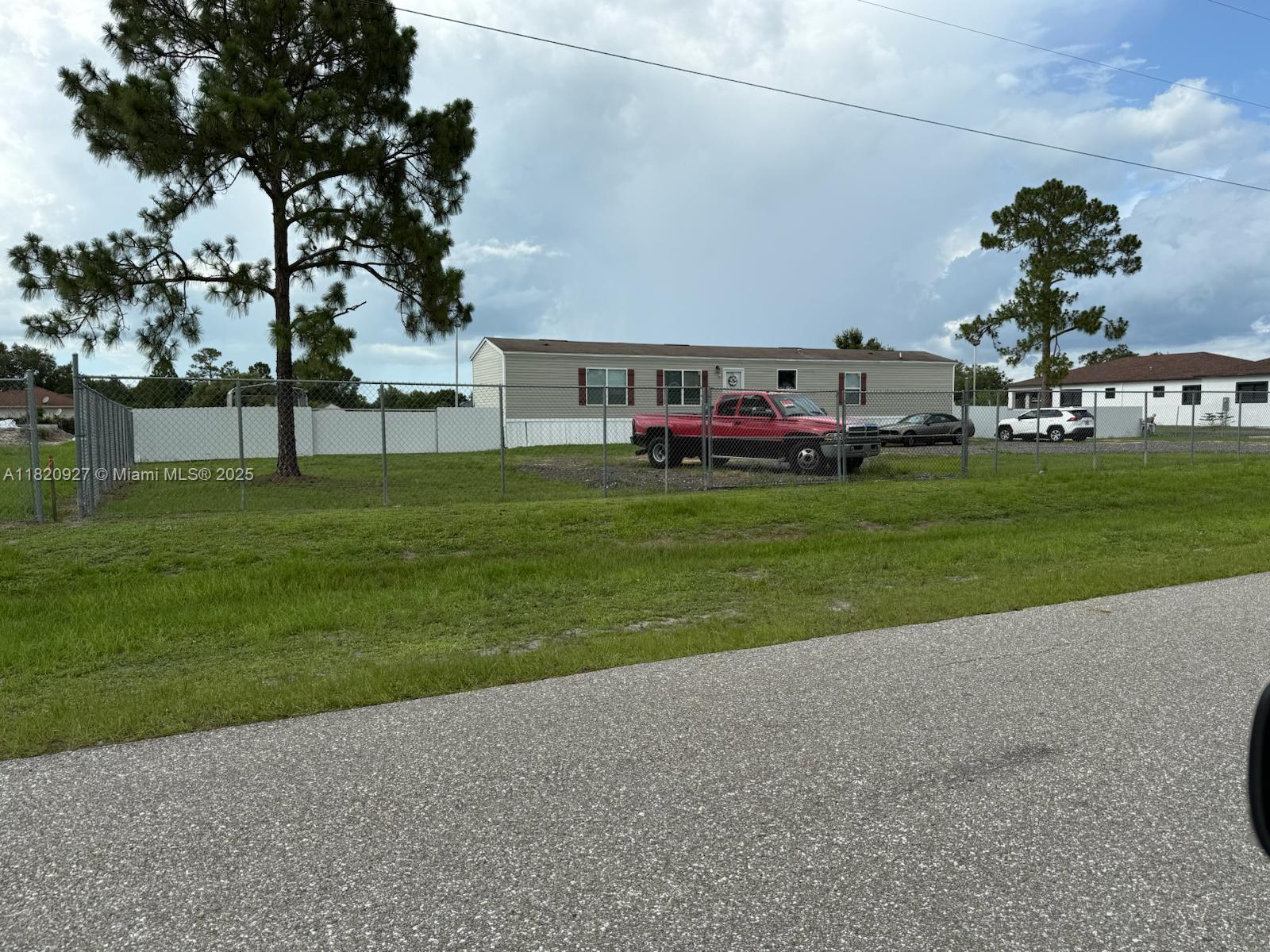 681 Hunting Club Avenue, Clewiston, Florida image 4