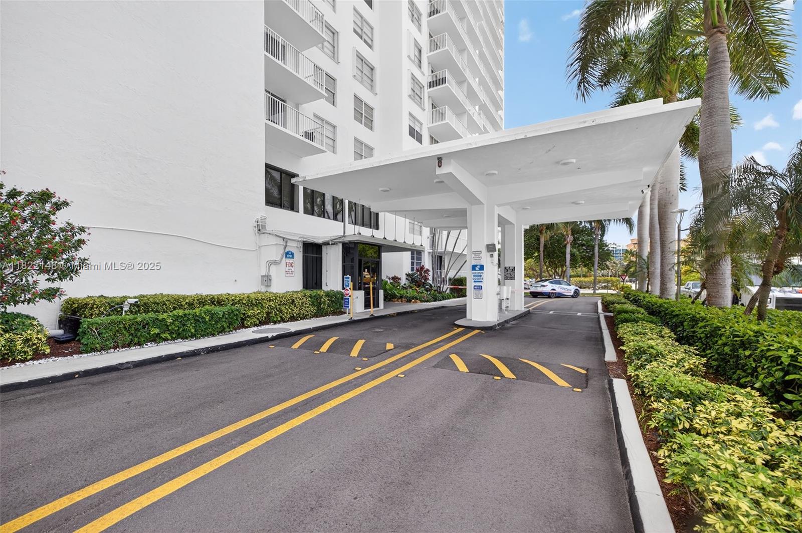 2851 NE 183rd St #216E, Aventura, Florida image 28