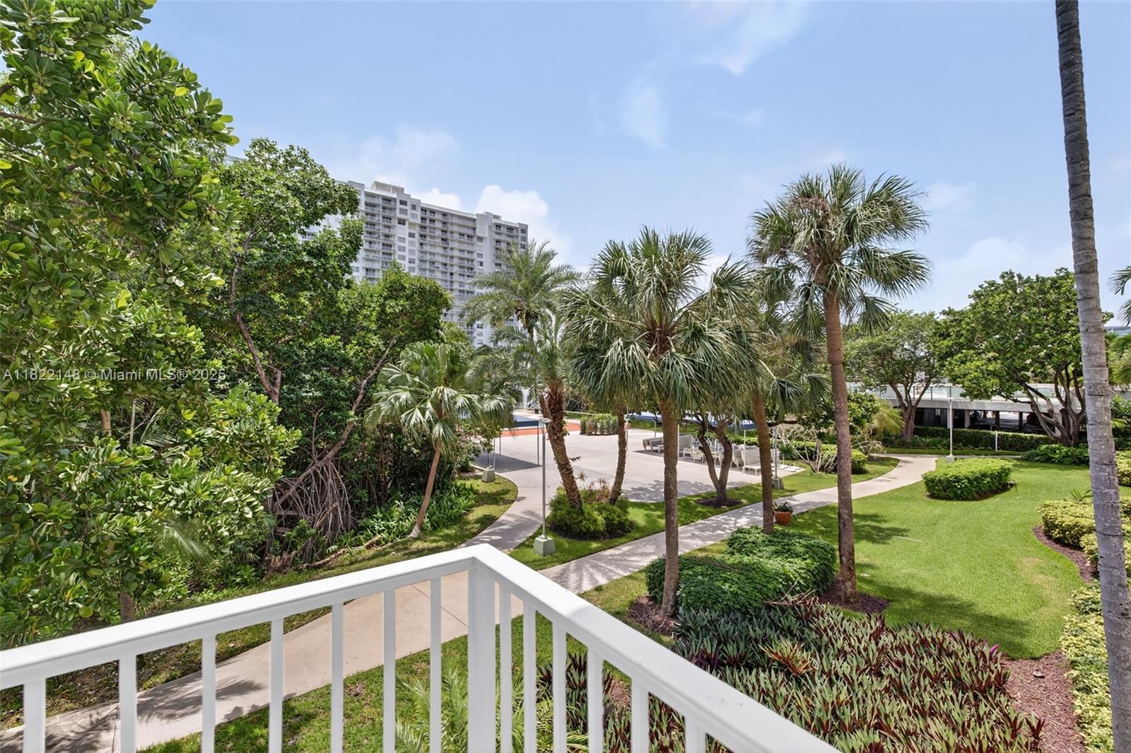 2851 NE 183rd St #216E, Aventura, Florida image 4