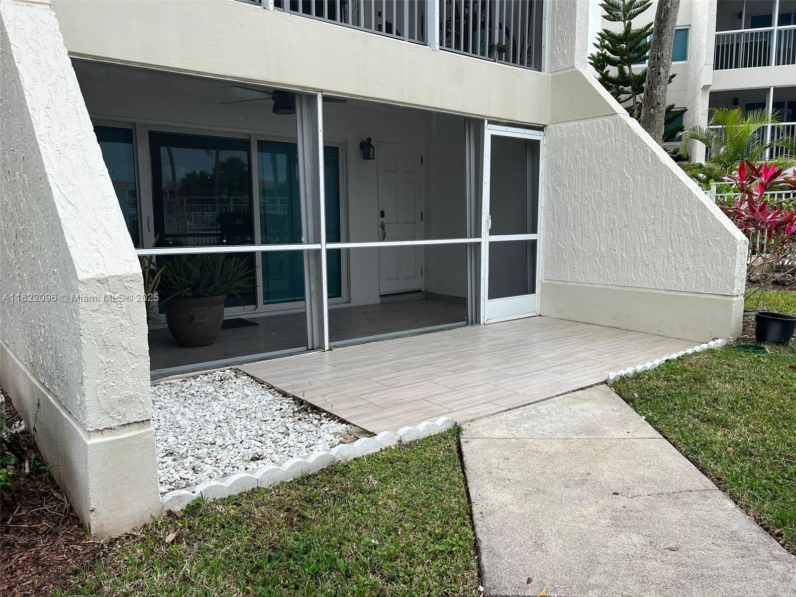 100 Lakeview Dr #118, Weston, Florida image 19