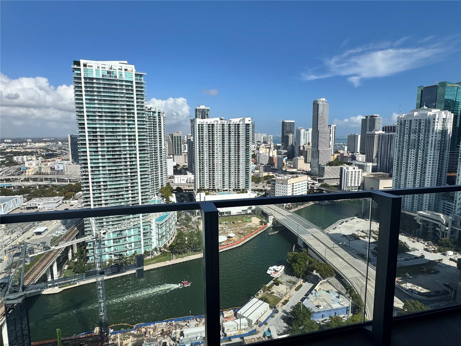 Condo for Sale in Miami, FL