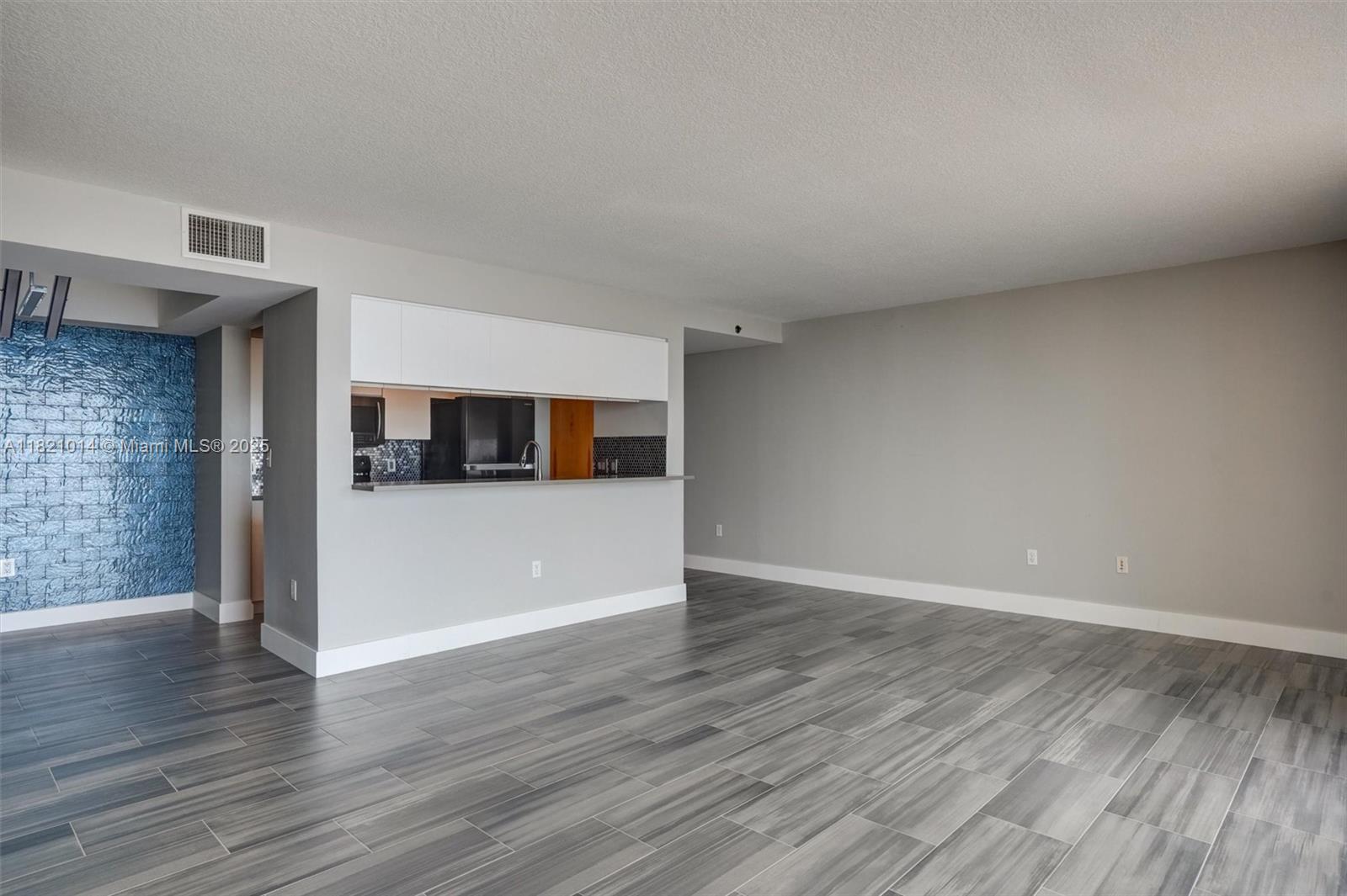 1200 Brickell Bay Dr #2501, Miami, Florida image 10