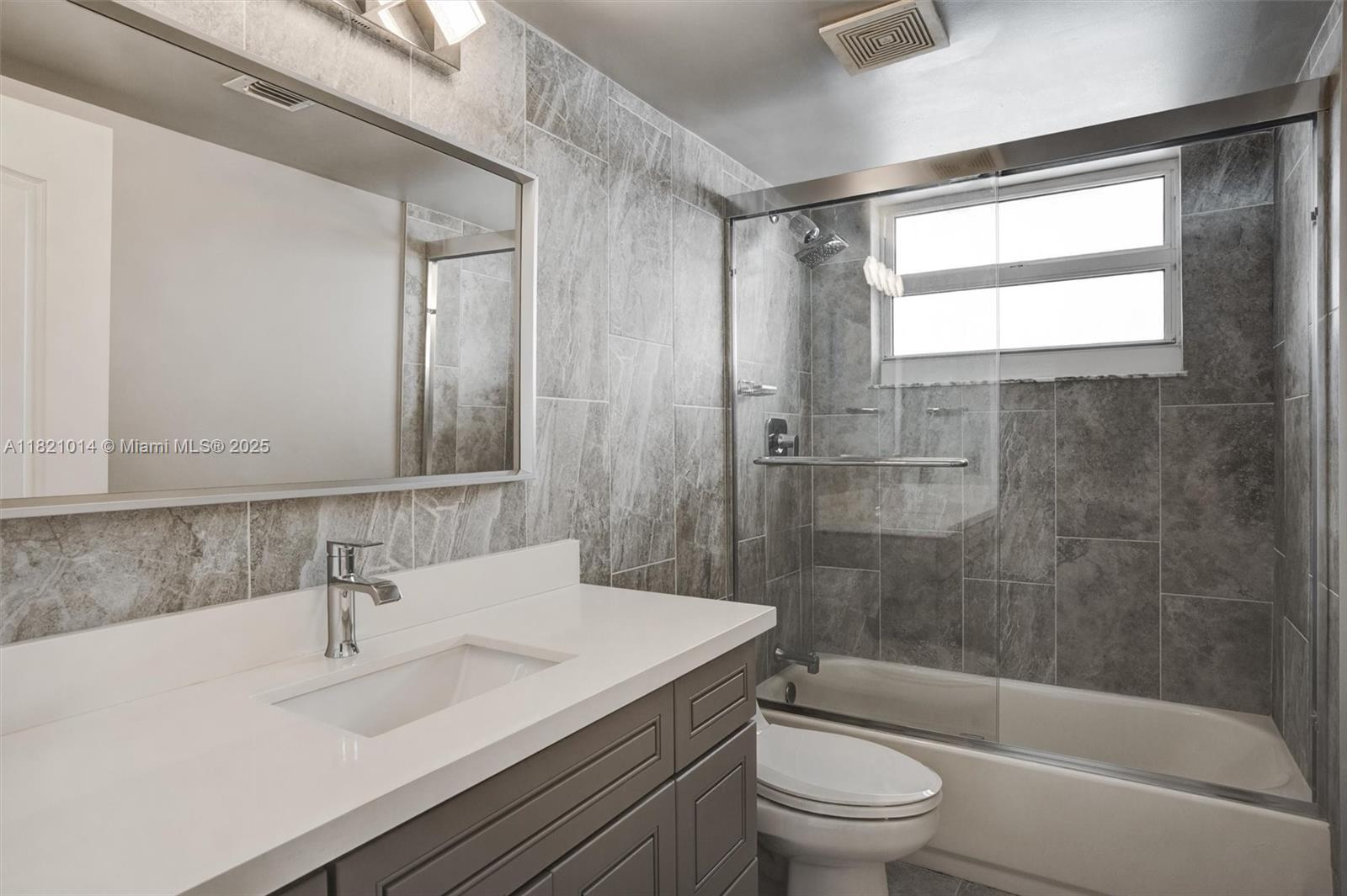 1200 Brickell Bay Dr #2501, Miami, Florida image 13