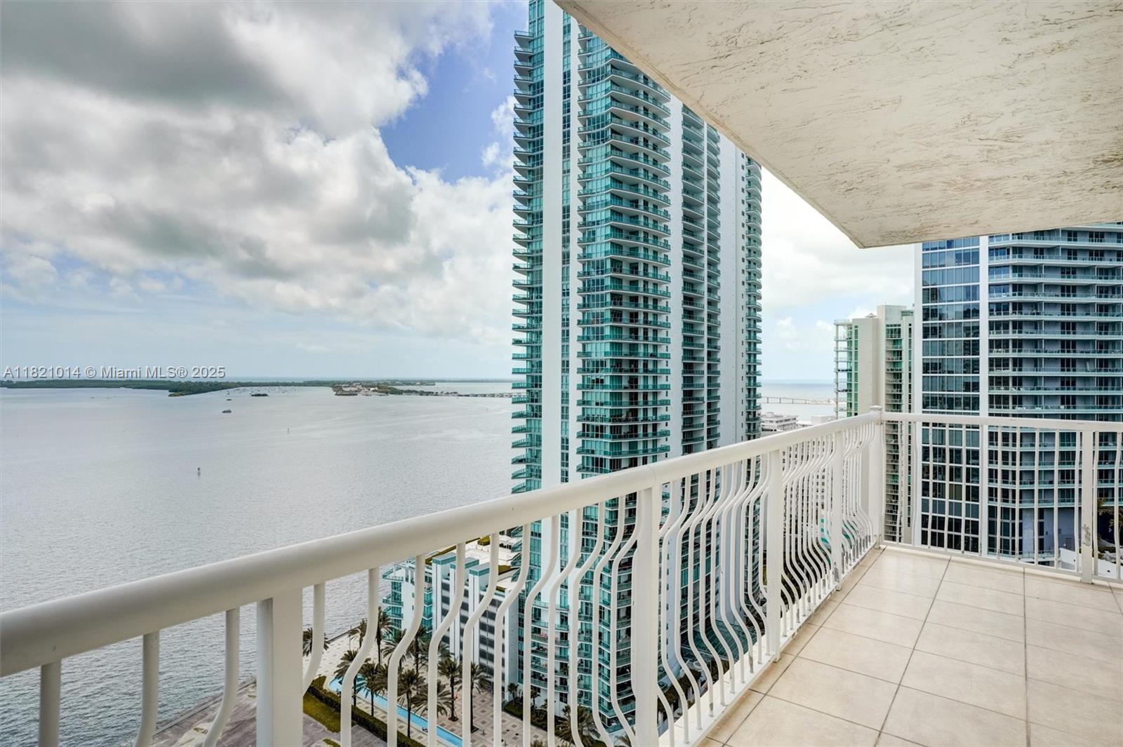 1200 Brickell Bay Dr #2501, Miami, Florida image 2