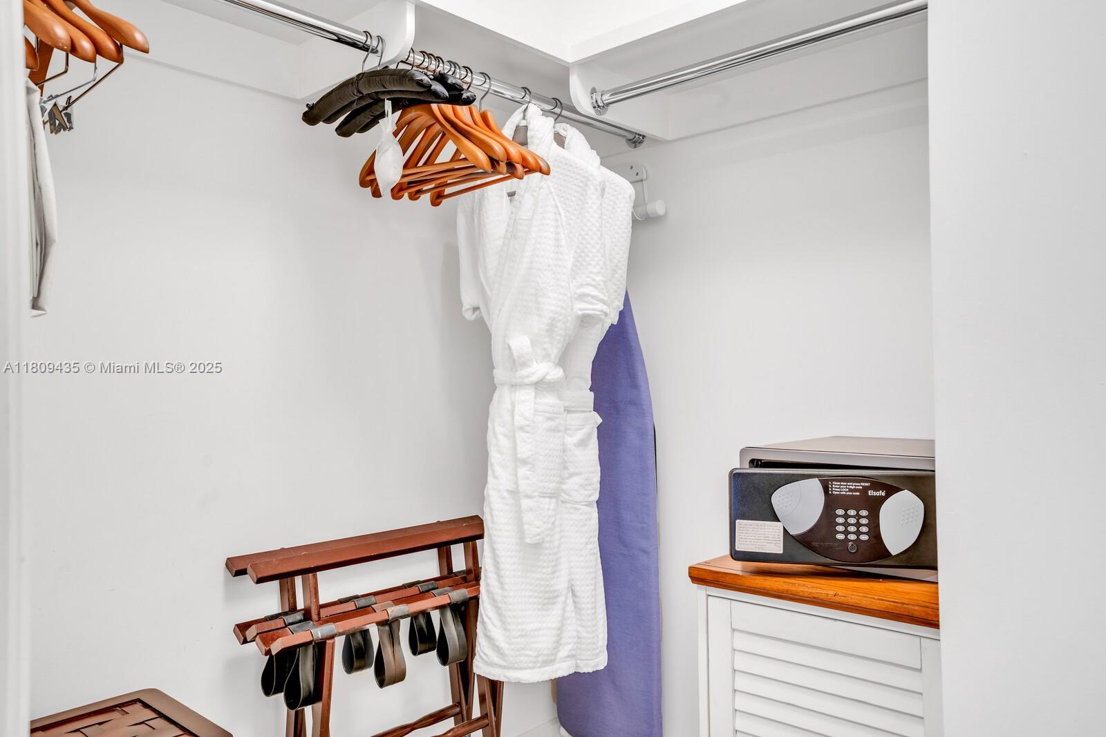 1435 Brickell Ave #3012, Miami, Florida image 31