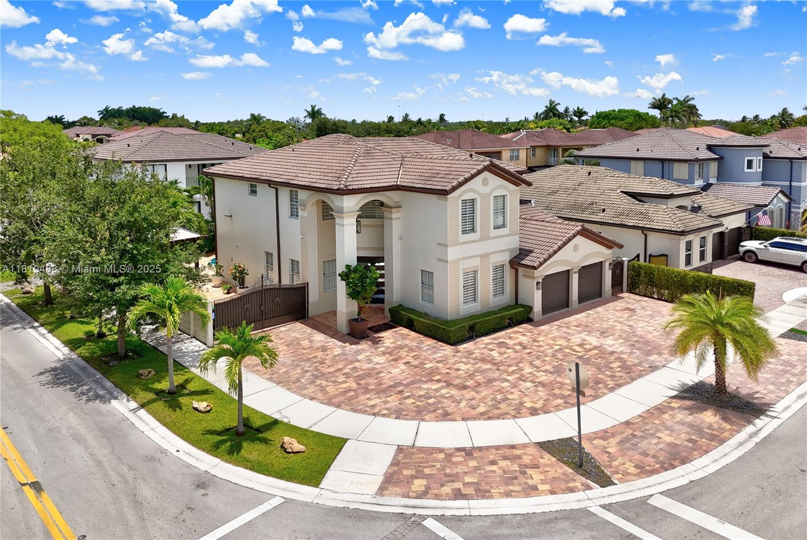 8902 NW 178th Ln, Hialeah, Florida image 1