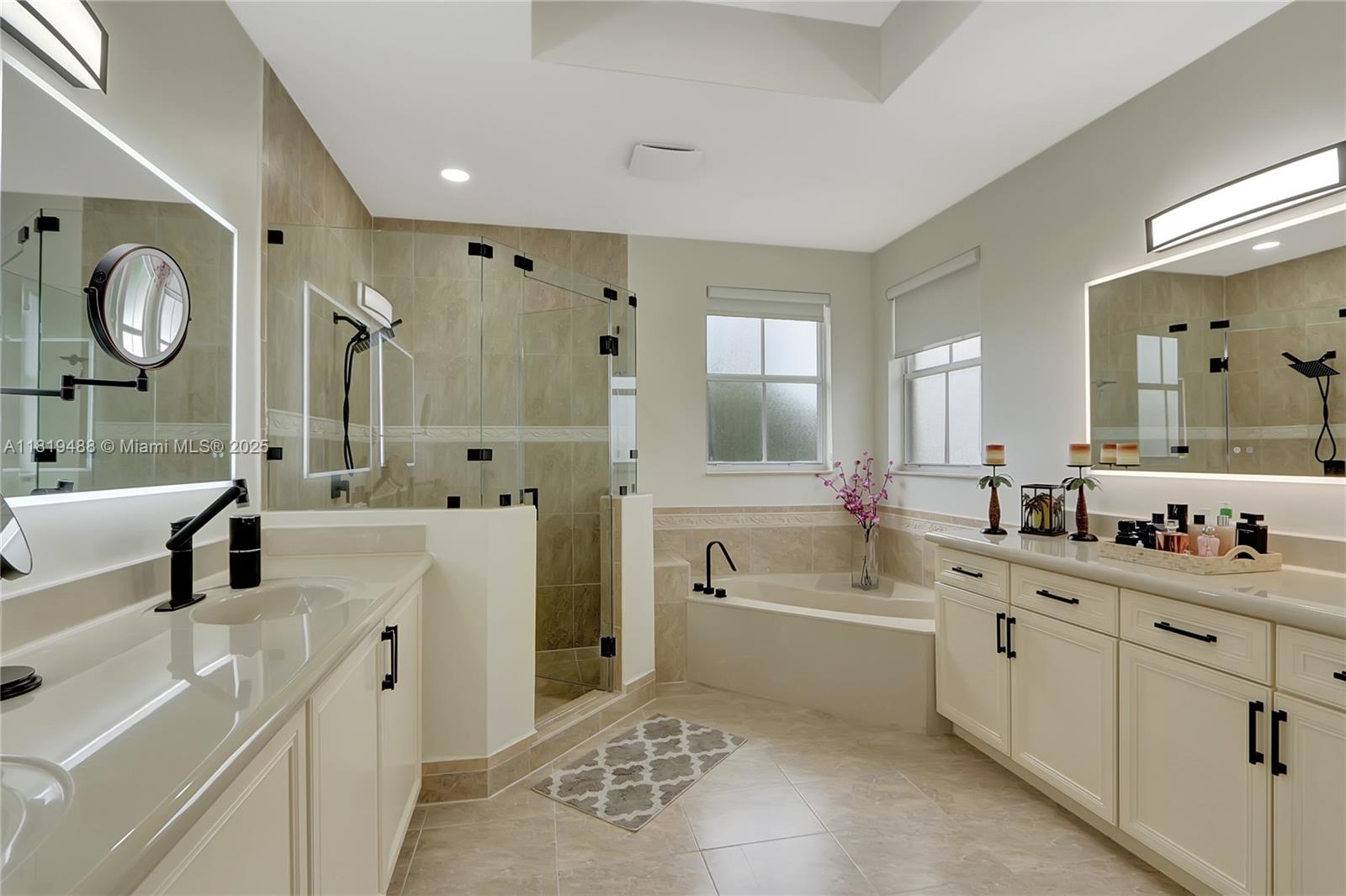 8902 NW 178th Ln, Hialeah, Florida image 34